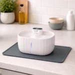 Fuente automática para gatos PRETTYPAW inalámbrica con sensor de movimiento y depósito de agua grande